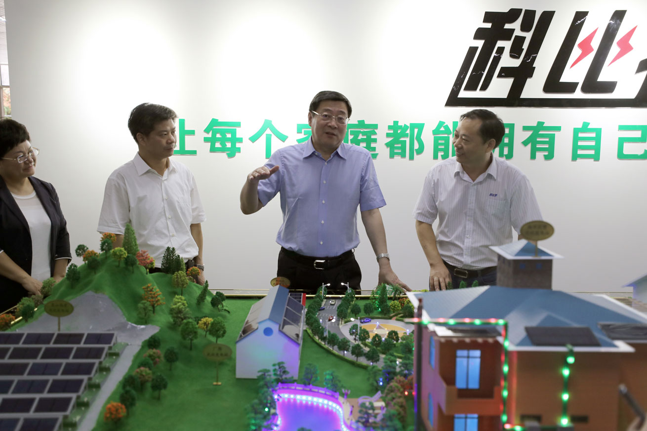 杜书记调研万搏官方网页版.jpg