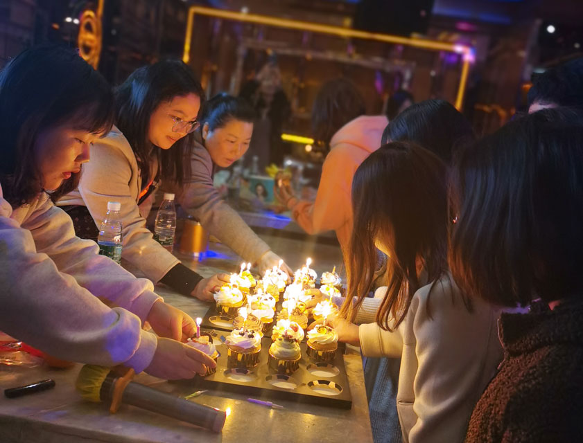 HIGH唱KTV！——九游网页版登录入口_九游（中国）防雷第一期员工生日会